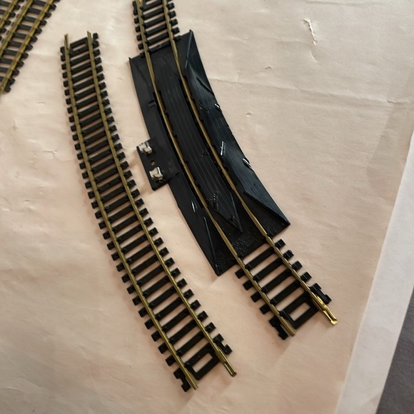 HO Tracks 12 pieces -11 Tyco #15685 and 1 R T 18"Rerailer terminal track 25671 - Picture 7 of 7